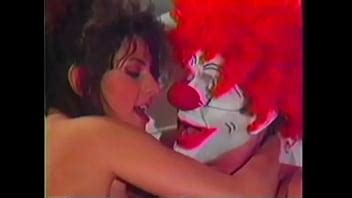 Brunette With A Nice Thick Body Gets Her Hairy Pussy Rocked By A Clown Xnxx