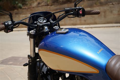 Le Blue Scrambler Une Yamaha Xt Revue La Sauce Street Tracker