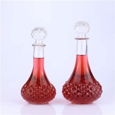 High Quality Embossed Crystal Colored Custom Made Wine Vokad Glass