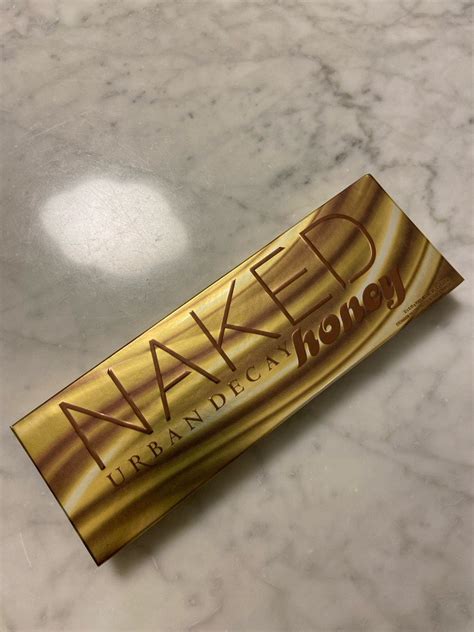 Urban Decay Naked Honey Eyeshadow Palette 眼影盤 美容個人護理 健康及美容 皮膚護理 化妝品 Carousell