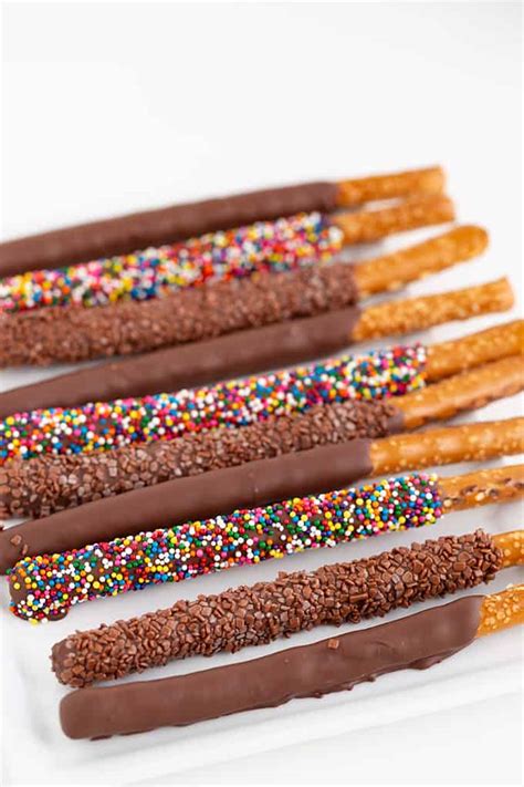 Chocolate Dipped Pretzel Rods Recipe