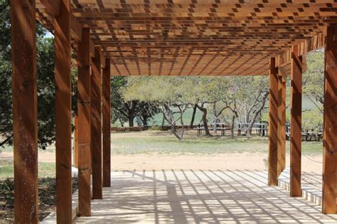 Las ventajas de instalar una pérgola en el patio y su evolución en