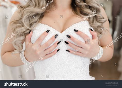 301 Naked Huge Breasted Woman Images Stock Photos And Vectors Shutterstock