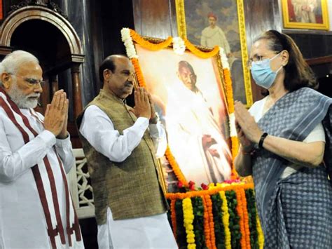 Pm Modi Greets Sonia Gandhi On Her Birthday