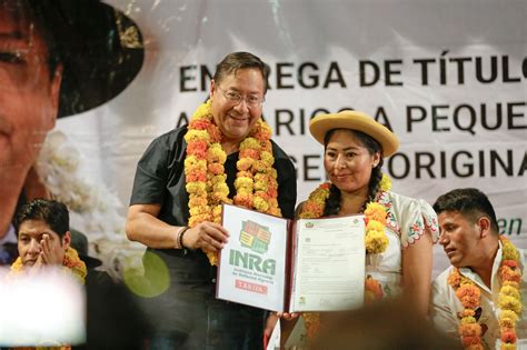 La Chura Tarija recibe títulos agrarios INSTITUTO NACIONAL DE REFORMA