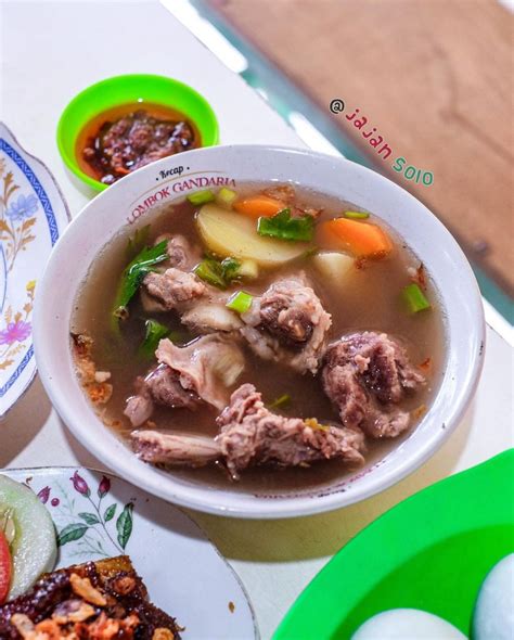 5 Rekomendasi Tempat Makan Sop Iga Sapi Di Solo