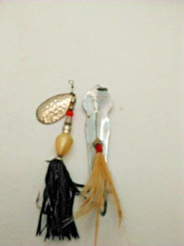 Old Lure Vintage Tont Accetta Pet 15 Spoon And A Vintage Ols Spinner