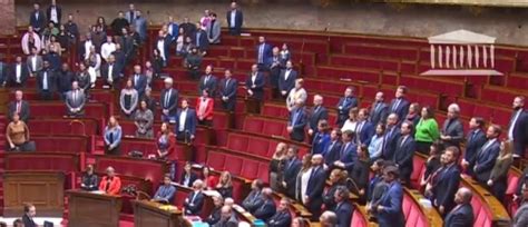 Regardez Ce Moment Historique Dans La Vie De L Assembl E Nationale