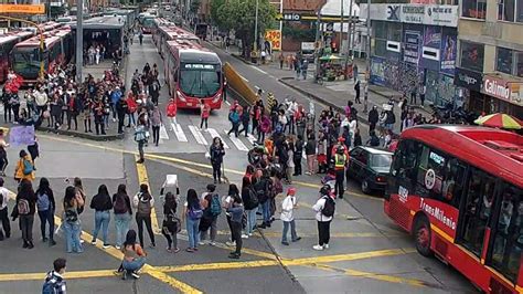 Pilas Caos Es TransMilenio Por Protestas Buses Vandalizados Y