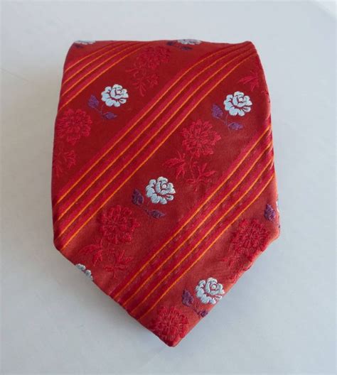 Elegant Ermenegildo Zegna Silk Necktie With Stripes And Flower Pattern