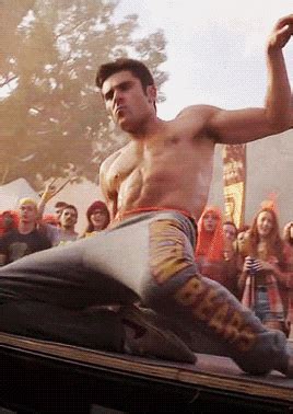 Thumbs Pro Zacefronsbf Zac Efron In Neighbors 2