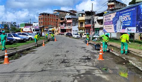 Prefeitura inicia a semana em Itabuna limpeza da Avenida Amélia