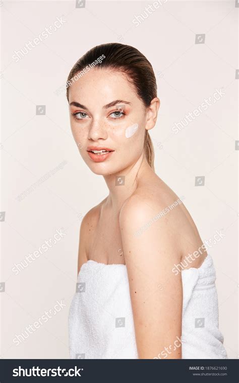 320 974 Woman With Beautiful Naked Body Images Stock Photos 3D Objects Vectors Shutterstock