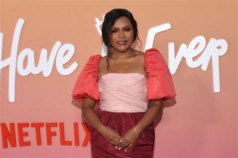 Mindy Kaling Wows Fans In Stunning Pink Gown An Actual Queen