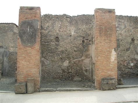 Vi Pompeii May Entrance Doorway Looking West