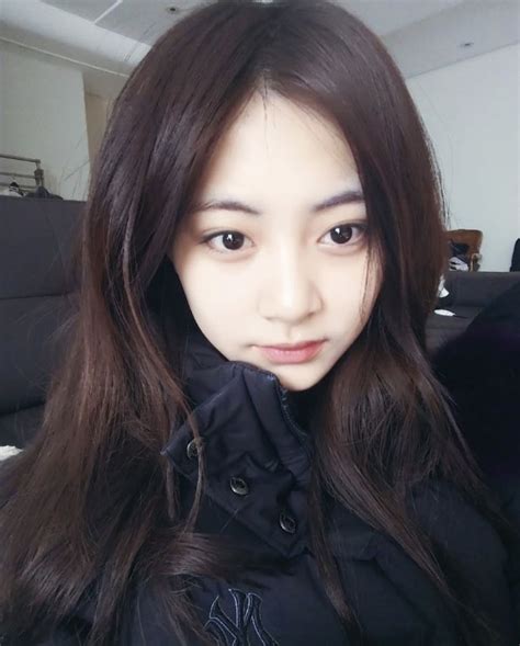 Proof Twices Tzuyu Looks Gorgeous Af Without A Speck Of Makeup On