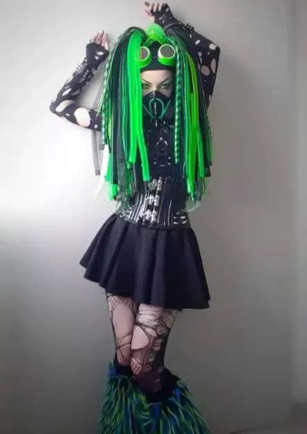 How To Dress Goth 12 Cute Gothic Outfit Ideas Cybergoth Style