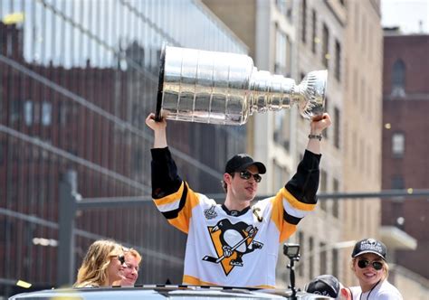 Sidney Crosby Hoists The Stanley Cup At The Penguins 2017 Victory