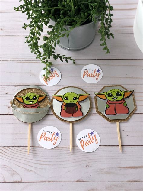 Baby Yoda Cupcake Topper Star Wars Cupcake Topper Star Wars Etsy