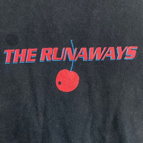 Vintage 00s The Runaways T Shirt Etsy