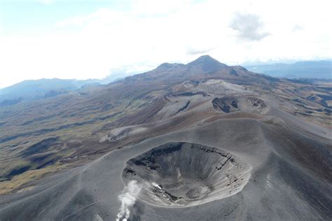 El Volcán Puracé aumentó su actividad sísmica hay alerta amarilla