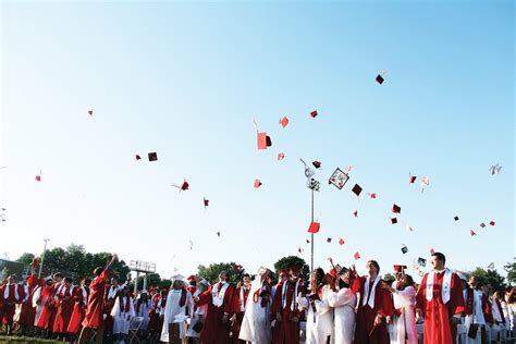 Clark school board sets graduation date - Winchester Sun | Winchester Sun