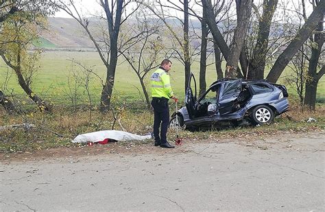 VIDEO șocant Un tânăr de 22 de ani a murit după ce a intrat cu BMW ul