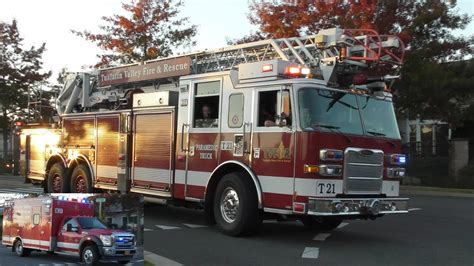 Tualatin Valley Fire And Rescue Medic 21 And Truck 21 Responding Youtube