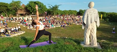 Asisten 500 personas a Master Class de Yoga en Parque Cancún Cancún Mío