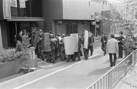 日本第一大黑幫山口組組長的保鏢能持槍嗎？被警察發現會怎樣？ 每日頭條