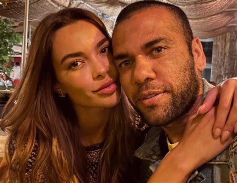 Mulher de Daniel Alves Joana Sanz fala sobre sorrir mesmo de coração