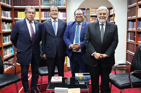 Tc RealizÓ El Conversatorio Y PresentaciÓn Del Libro La ConstituciÓn Peruana Comentada