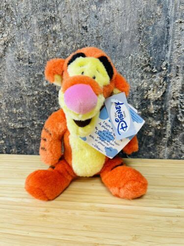 New Giggling Tigger I Giggle Wiggle And Talk Disney Store Pooh Rare