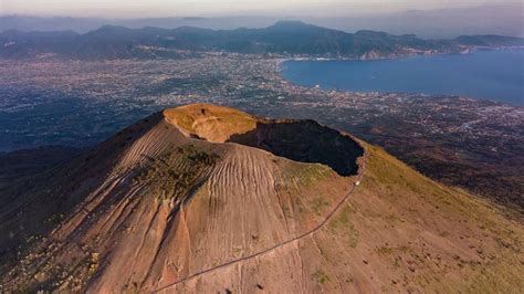 Possível erupção de um supervulcão preocupa as autoridades italianas