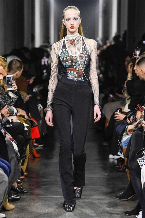 Défilé Mugler Prêt à Porter Automne Hiver 2019 2020 Paris Elle