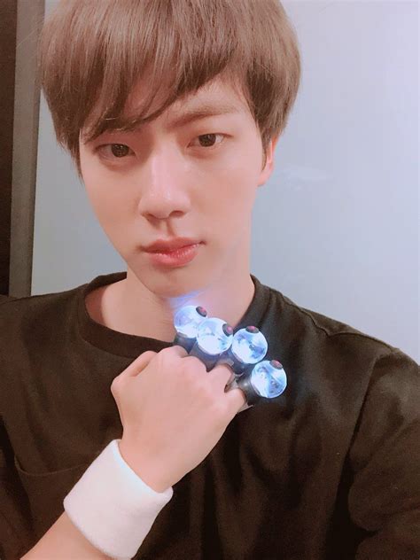 Pin By On K I M S E O K J I N Bts Jin Seokjin