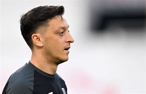 Ex Nationalspieler Mesut Zil Beendet Seine Fu Baller Karriere