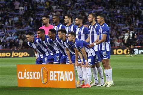 Cl Ssico Martim A Nova Estrela Do Fc Porto E Gy Keres A Dar O Empate