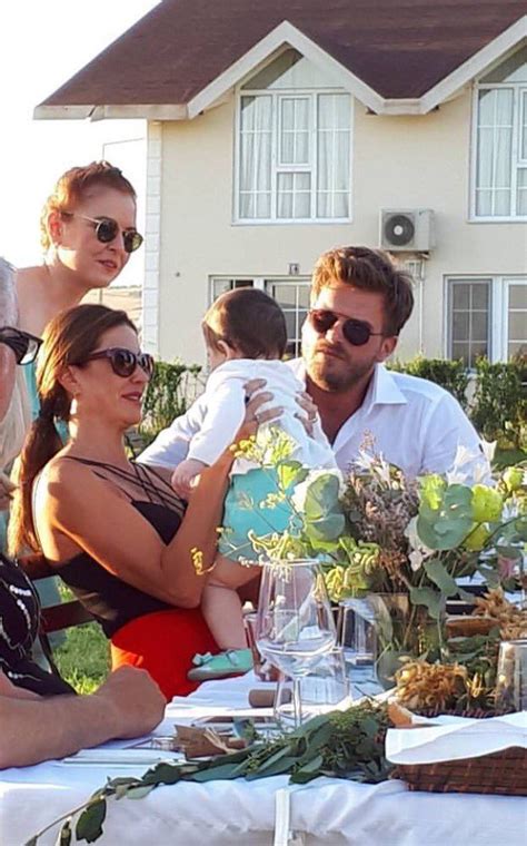 Kivanc Tatlitug Basak Dizer Kivanç tatlitug Cute couples Turkish