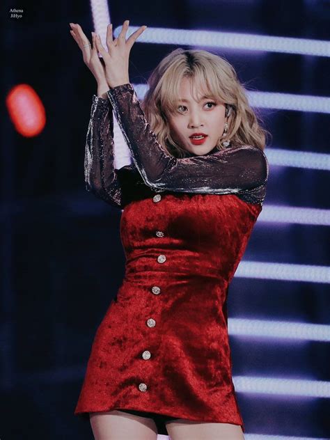 Female Idols With Blonde Hair And Bangs Who Give Off Serious Barbie