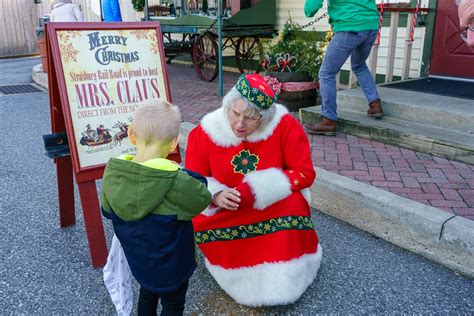 Mrs Claus Waving George Sheldon