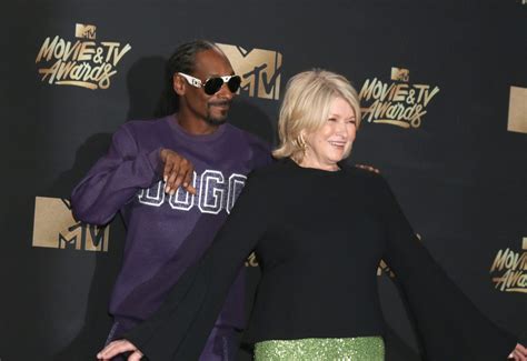 Snoop Dogg, Martha Stewart spark new fashion trend