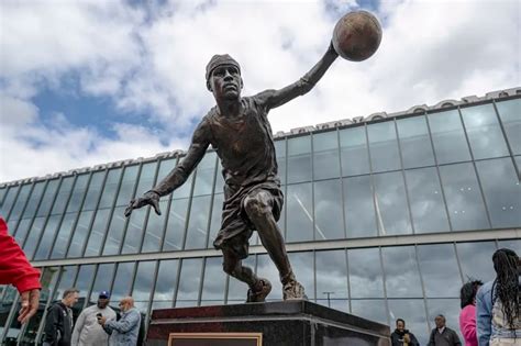 Allen Iverson Has Statue Revealed At Sixers Practice Facility In Camden