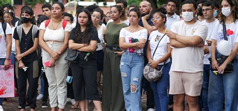 Vigília Na Ufpi Em Homenagem A Estudante Janaína Bezerra Galeria De