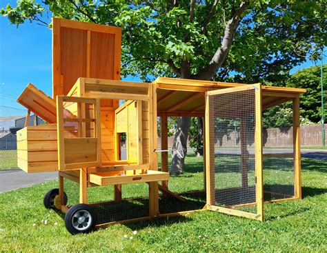 The Barnyard Portable Chicken Coop Coops Hutches UK