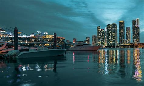 Premium Photo | Night lights of downtown miami florida downtown miami ...