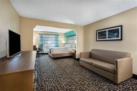 La Quinta Inn & Suites by Wyndham Batavia | Batavia, NY Hotels