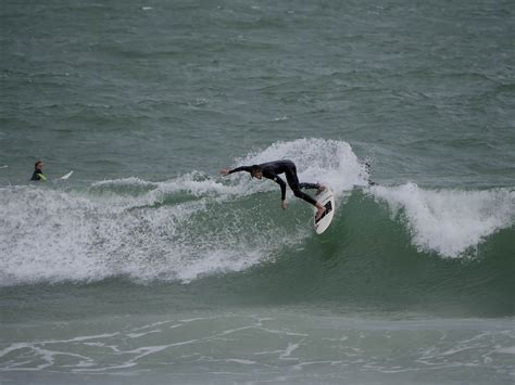 Surfing Cottesloe