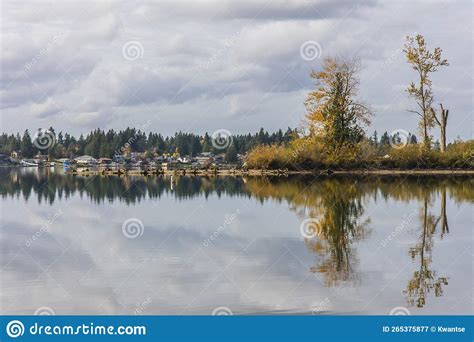 Landscapes of Lake Tapps Park in Autumn Stock Image - Image of tapps ...