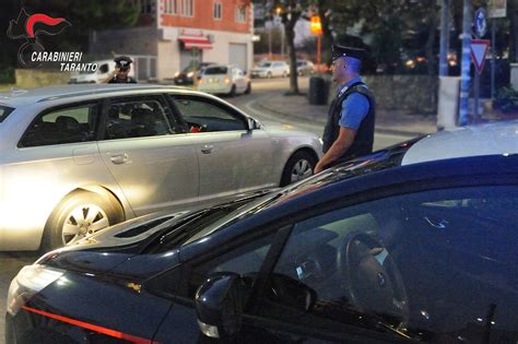 Sorpreso A Rubare Presso Un Distributore Automatico Tenta La Fuga Ma